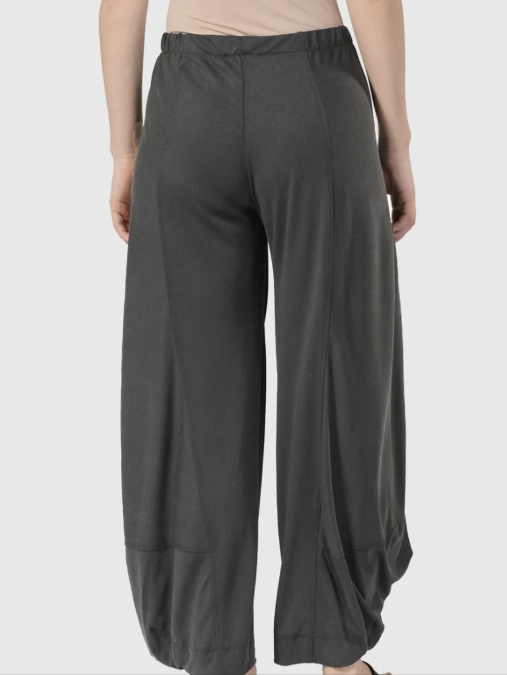 Alembika Women's Wide-Leg Ribbed Palazzo Pants in Charcoal - Picture 3 of 17